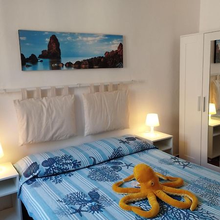 Andrea'S Guesthouse Catania Exterior photo